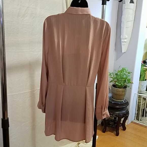 BCG Blouse - Picture 3 of 4